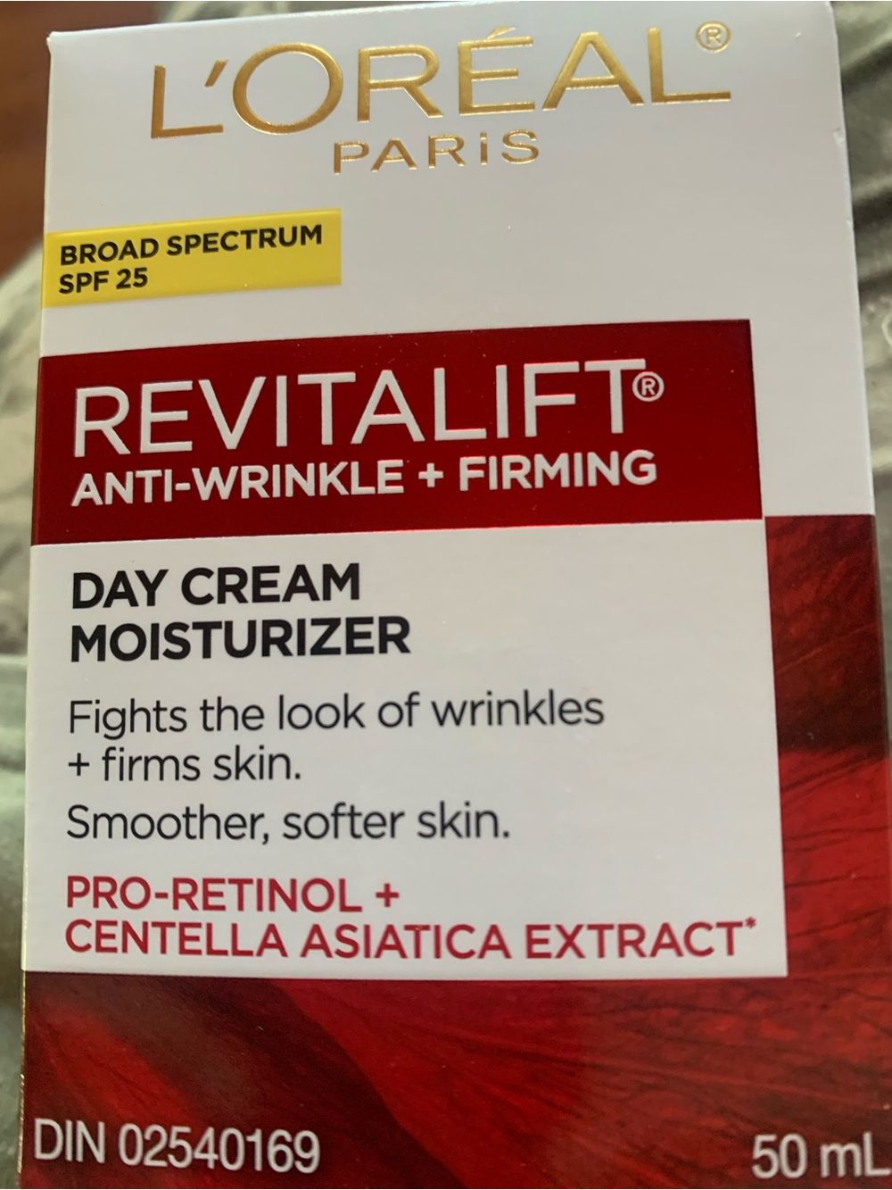 Revitalift Anti-Wrinkle and Firming Day Cream Moisturizer with SPF 25 by L’ORÉAL